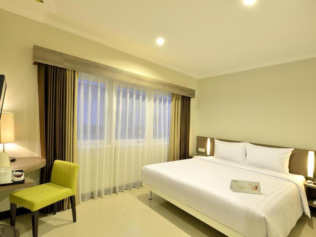Whiz Prime Hotel Darmo Harapan 수라바야 외부 사진