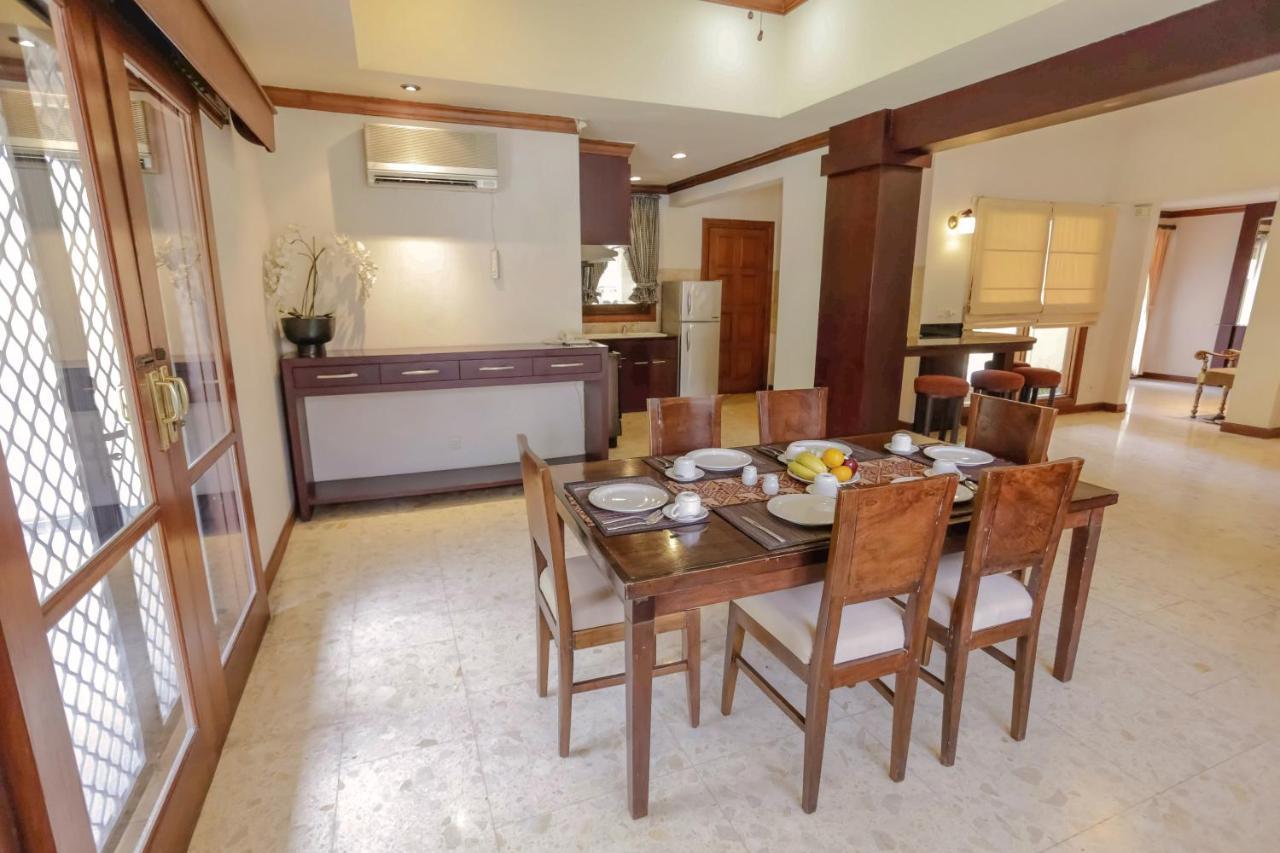 Whiz Prime Hotel Darmo Harapan 수라바야 외부 사진