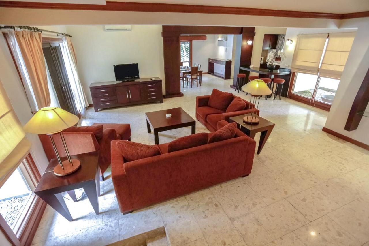 Whiz Prime Hotel Darmo Harapan 수라바야 외부 사진