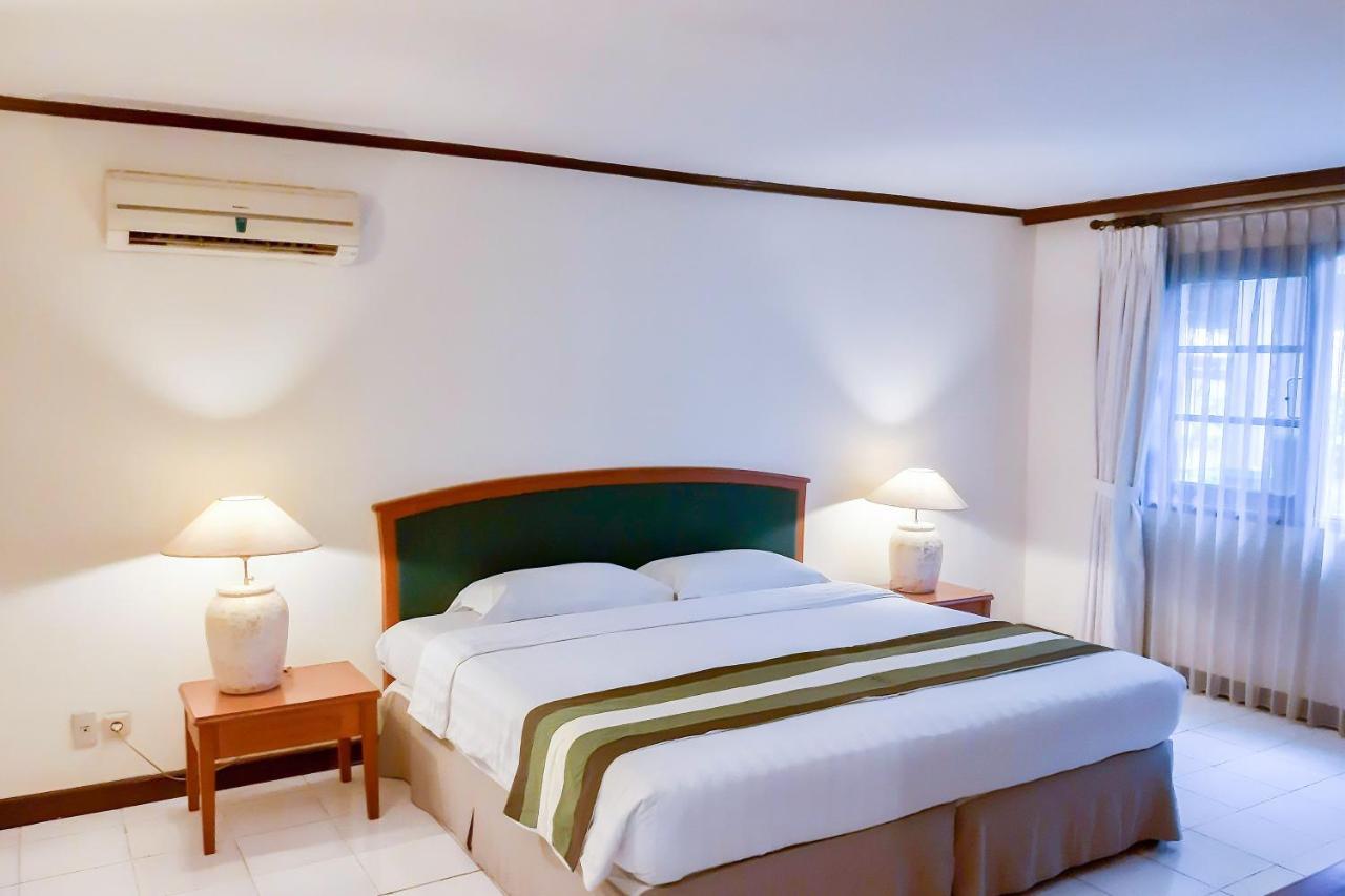 Whiz Prime Hotel Darmo Harapan 수라바야 객실 사진