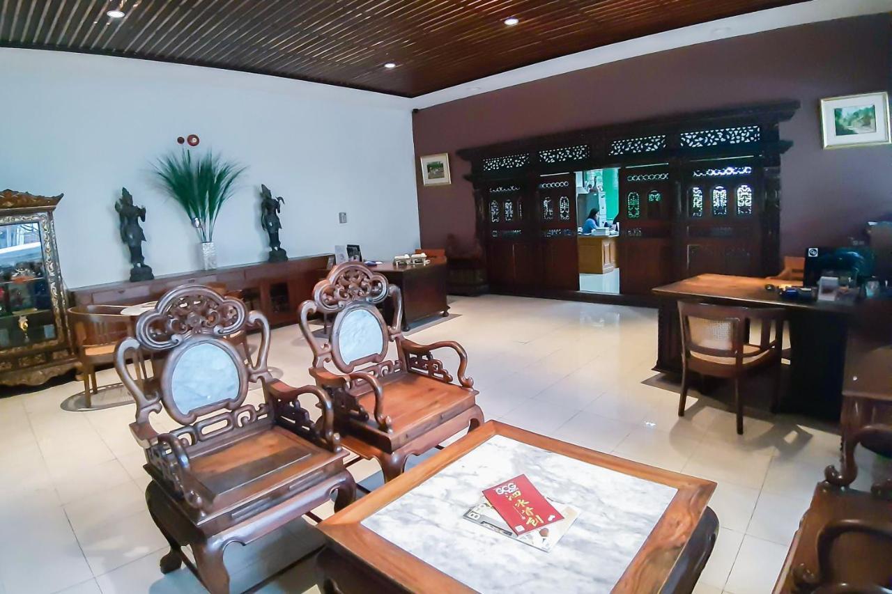 Whiz Prime Hotel Darmo Harapan 수라바야 외부 사진