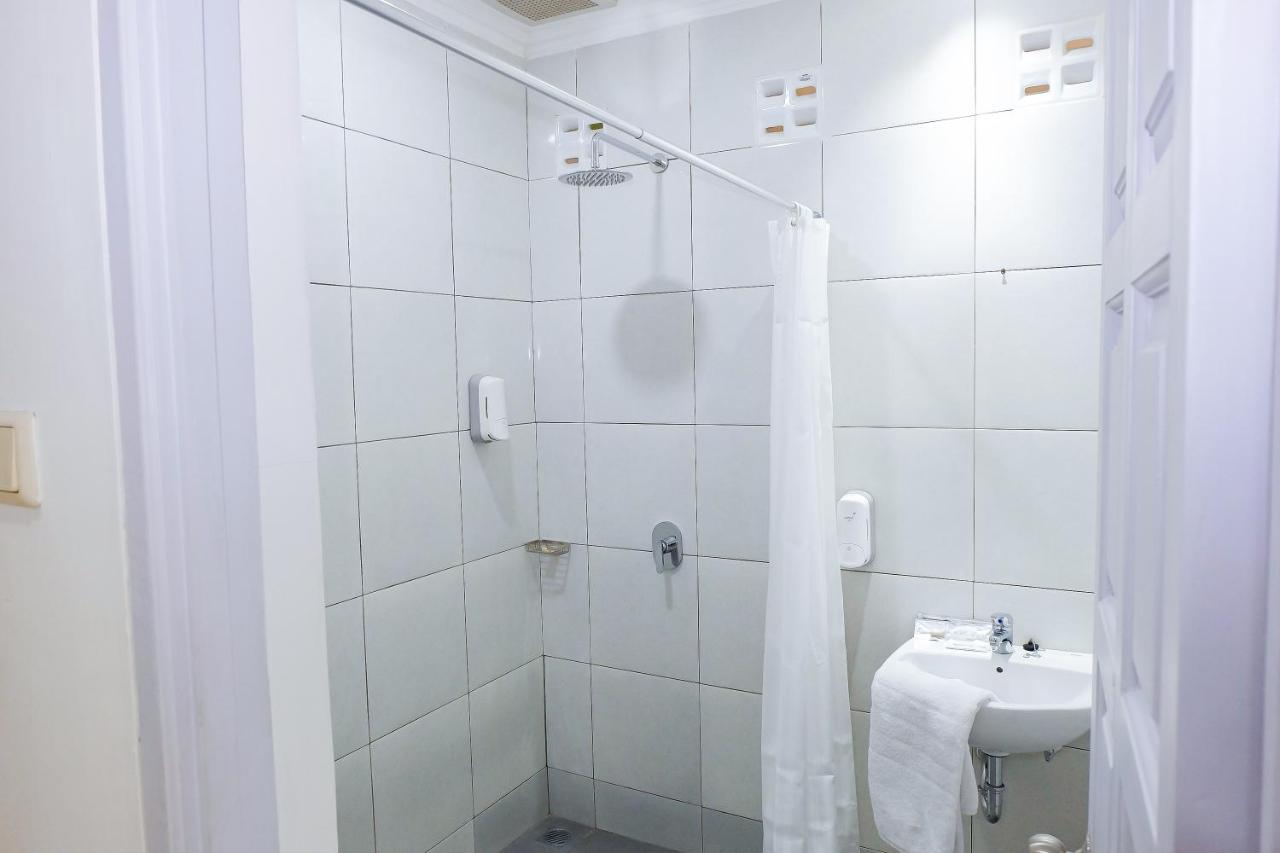 Whiz Prime Hotel Darmo Harapan 수라바야 외부 사진
